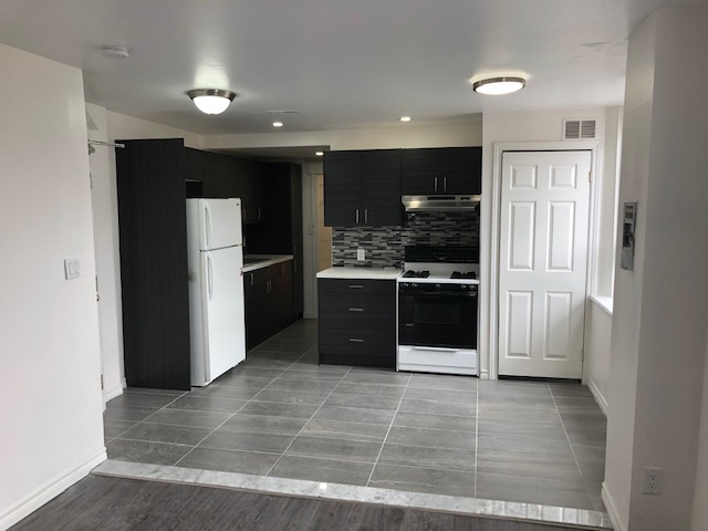 8-10 Locke Street North - 4
