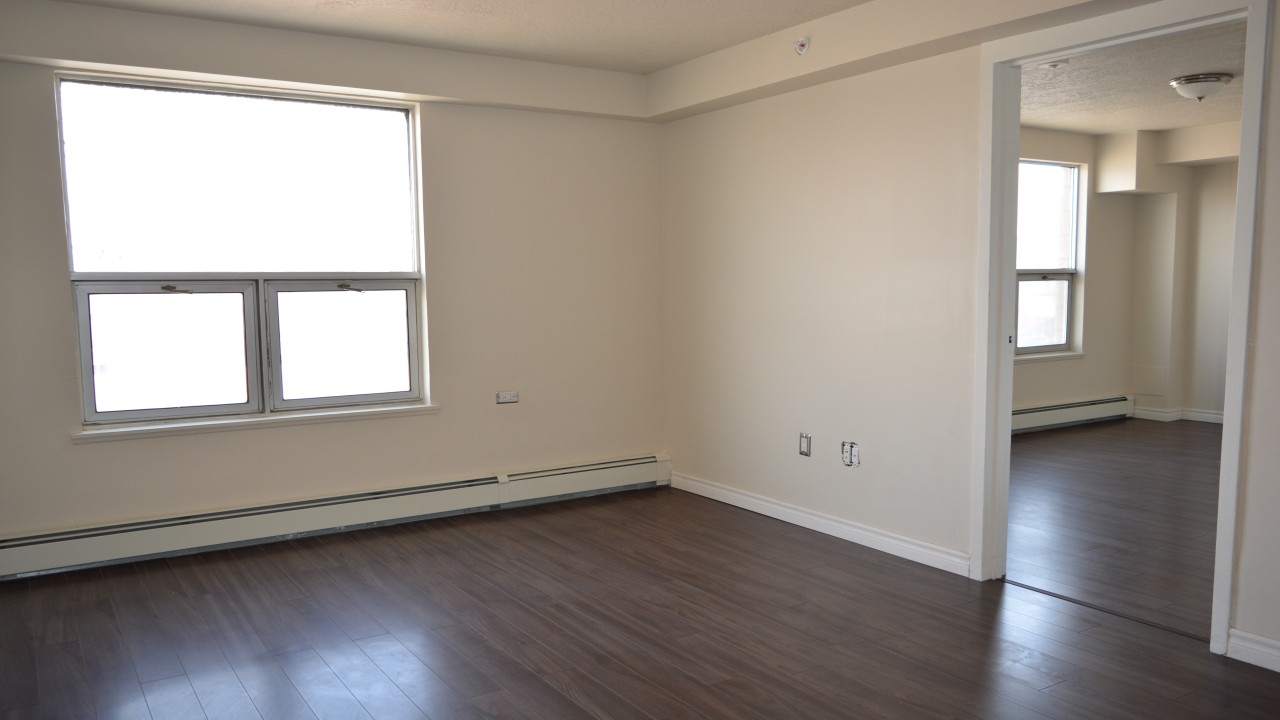 307-570 King Street West