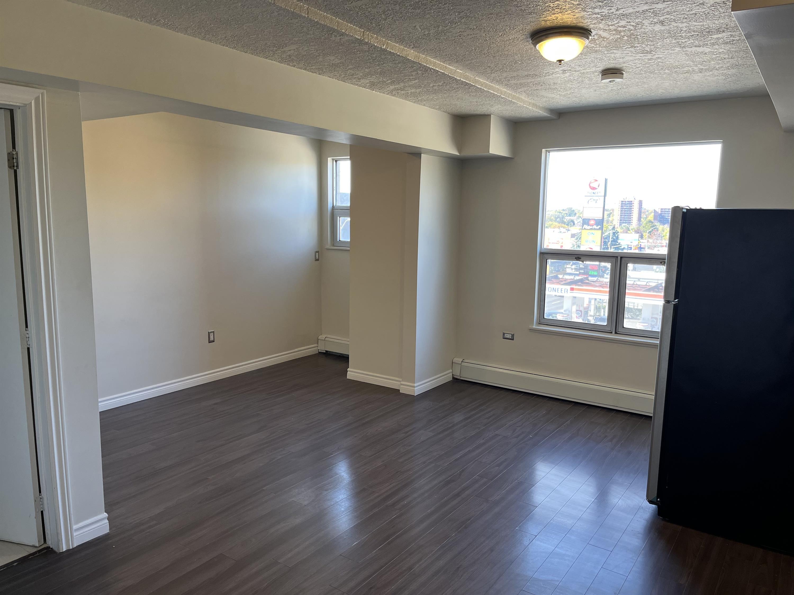 404-570 King Street West